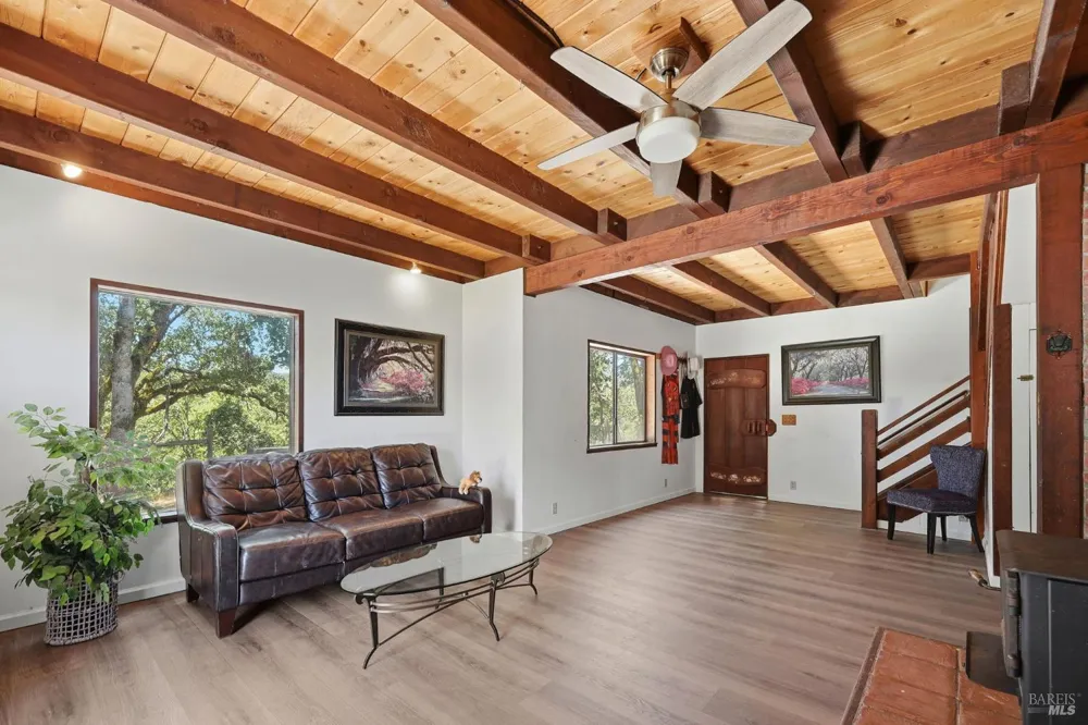 2713 Leslie Road Santa Rosa, CA 95404