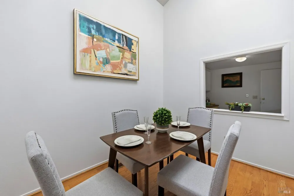 318 Twin Lakes Drive Santa Rosa, CA 95409