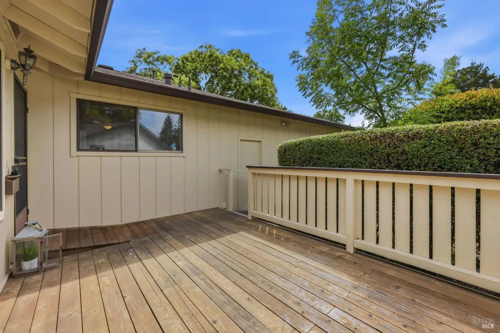 318 Twin Lakes Drive Santa Rosa, CA 95409