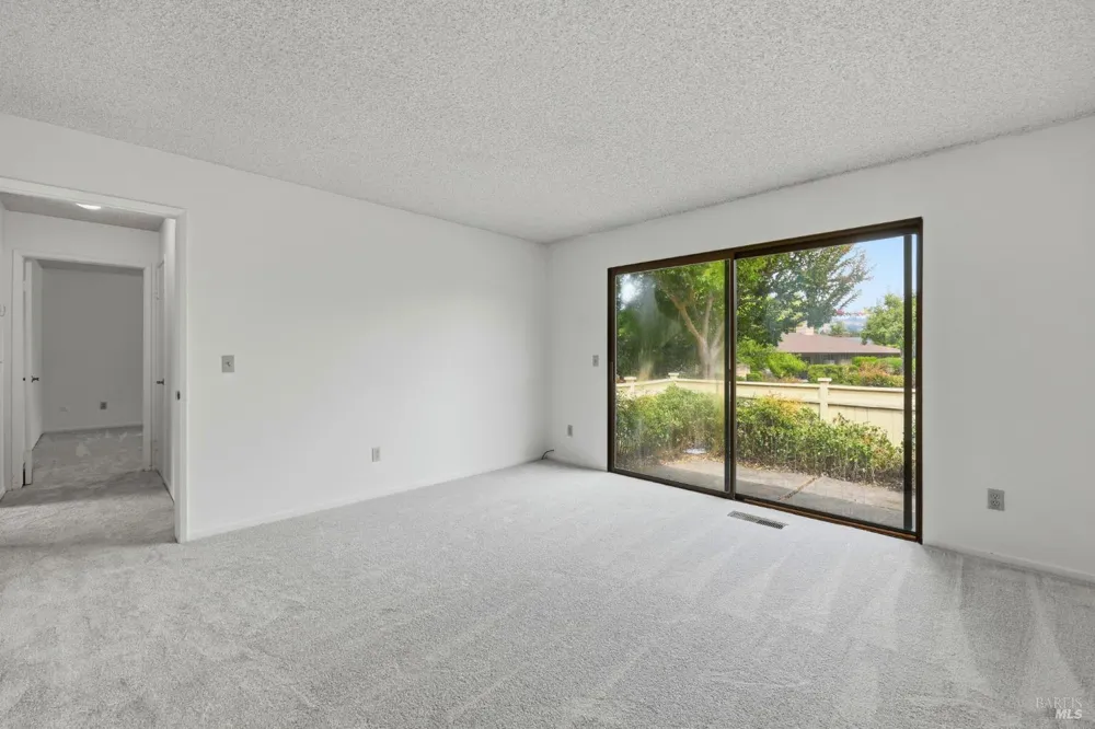 318 Twin Lakes Drive Santa Rosa, CA 95409