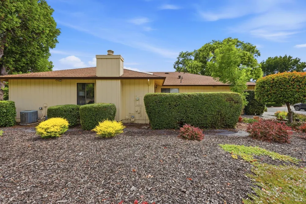 318 Twin Lakes Drive Santa Rosa, CA 95409