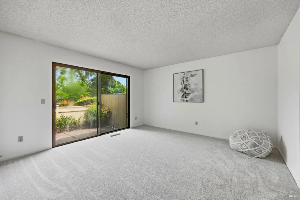 318 Twin Lakes Drive Santa Rosa, CA 95409
