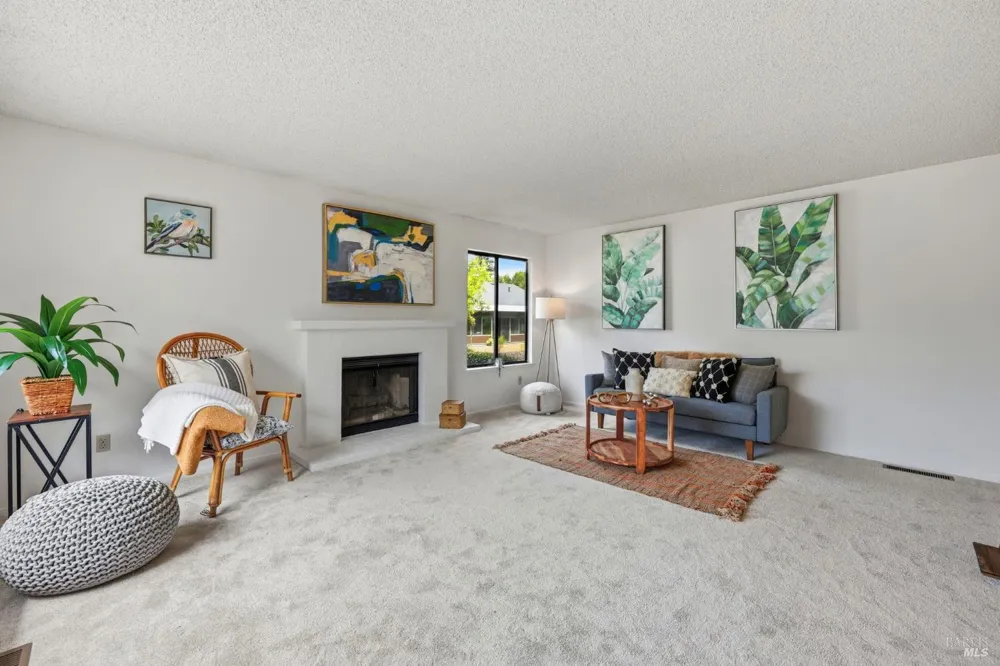 318 Twin Lakes Drive Santa Rosa, CA 95409