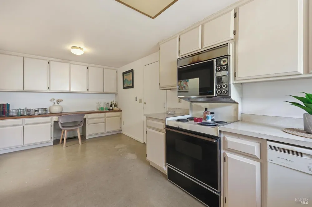 318 Twin Lakes Drive Santa Rosa, CA 95409