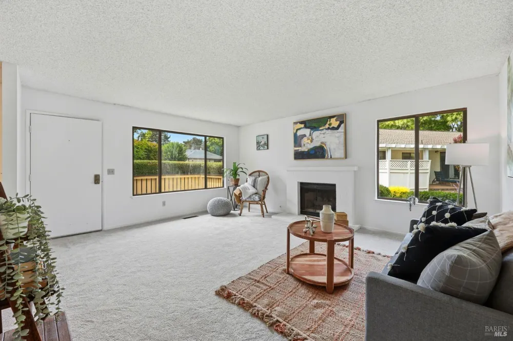 318 Twin Lakes Drive Santa Rosa, CA 95409