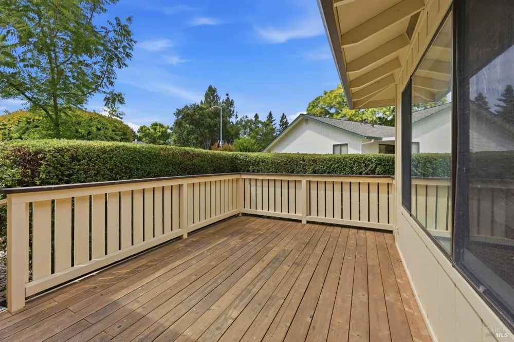 318 Twin Lakes Drive Santa Rosa, CA 95409