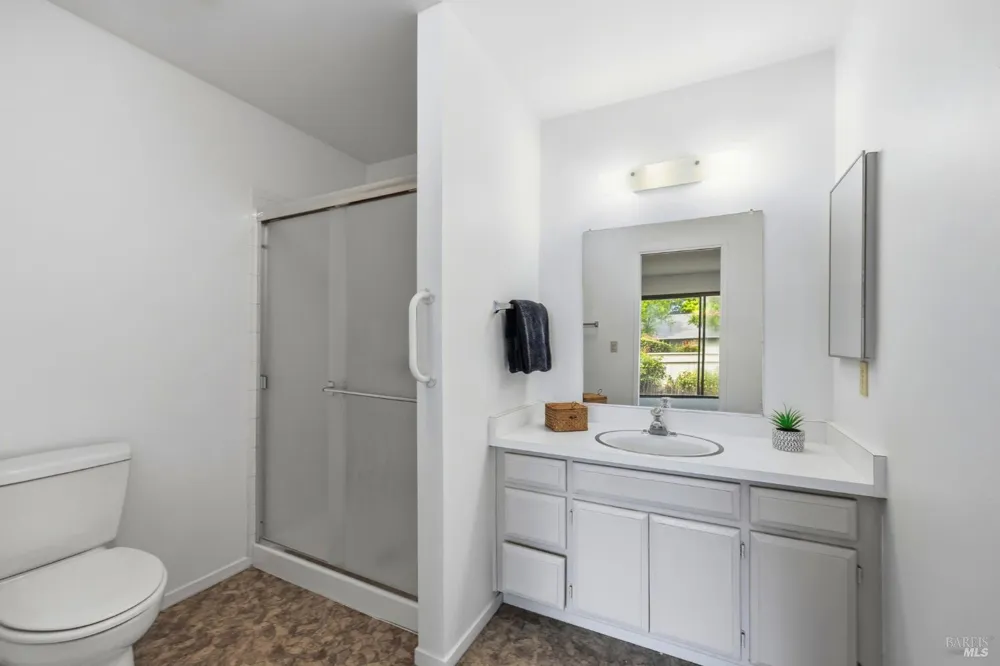 318 Twin Lakes Drive Santa Rosa, CA 95409
