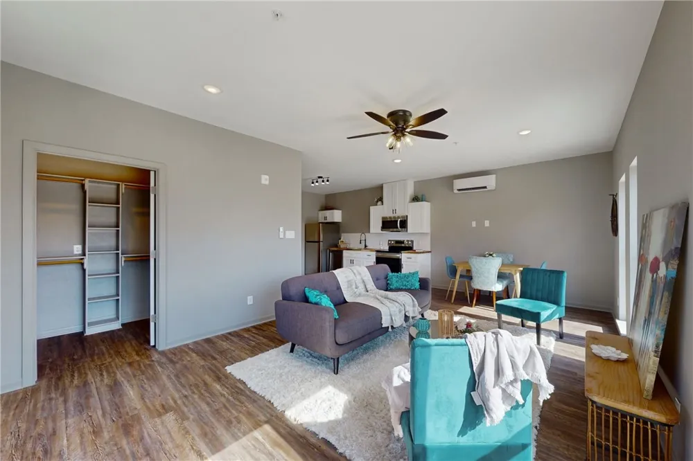 101 W 33rd Street #306 Bryan, TX 77803