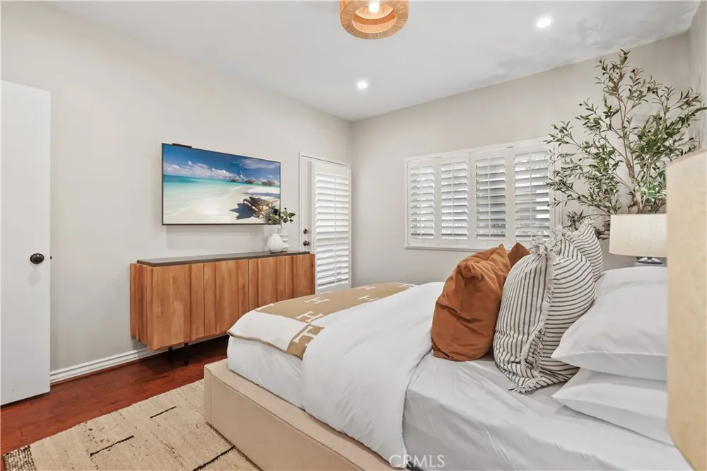 366 Villa Point Newport Beach, CA 92660