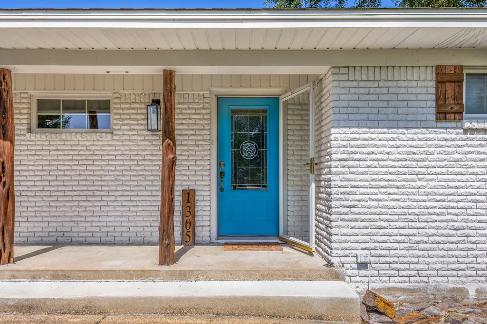 1305 S Old Temple Road Lorena, TX 76655