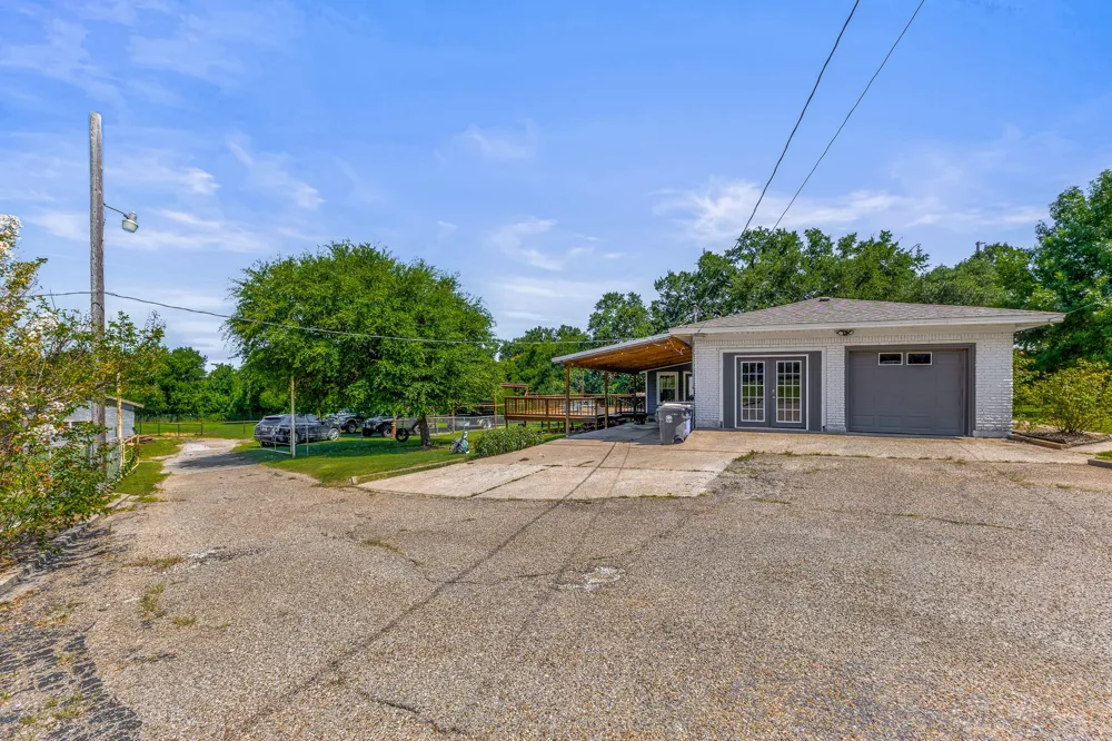 1305 S Old Temple Road Lorena, TX 76655