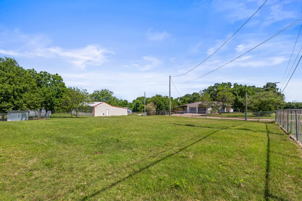 1305 S Old Temple Road Lorena, TX 76655