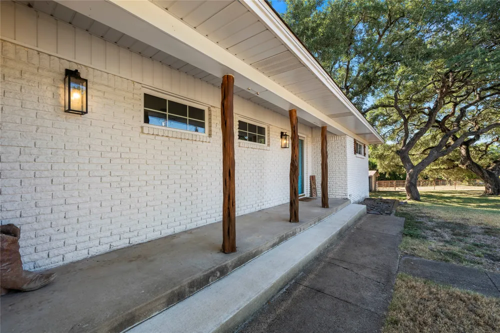 1305 S Old Temple Road Lorena, TX 76655