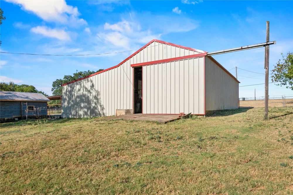 1305 S Old Temple Road Lorena, TX 76655