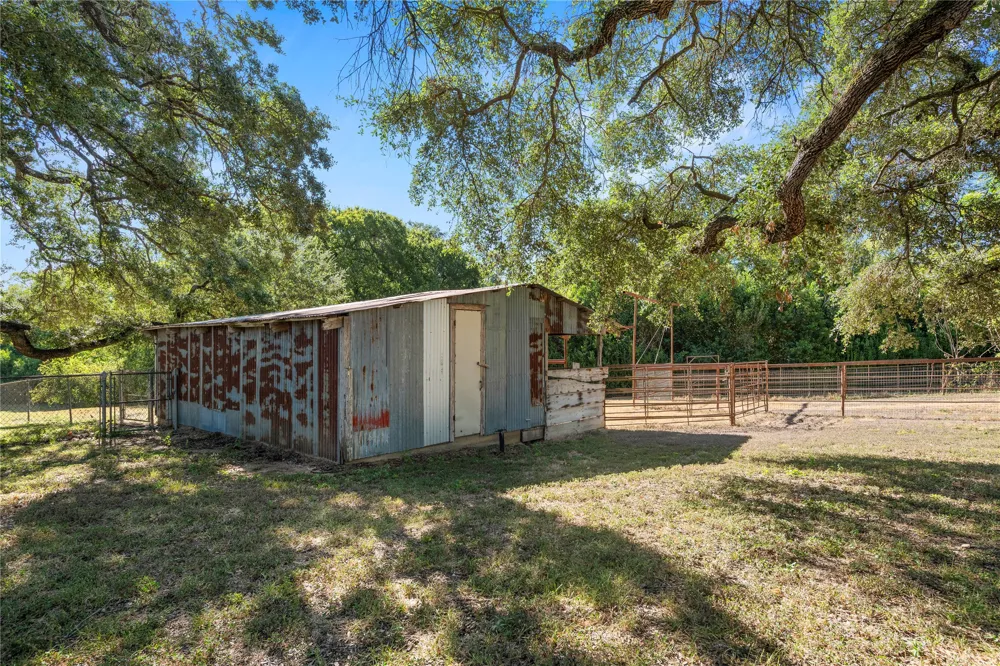 1305 S Old Temple Road Lorena, TX 76655