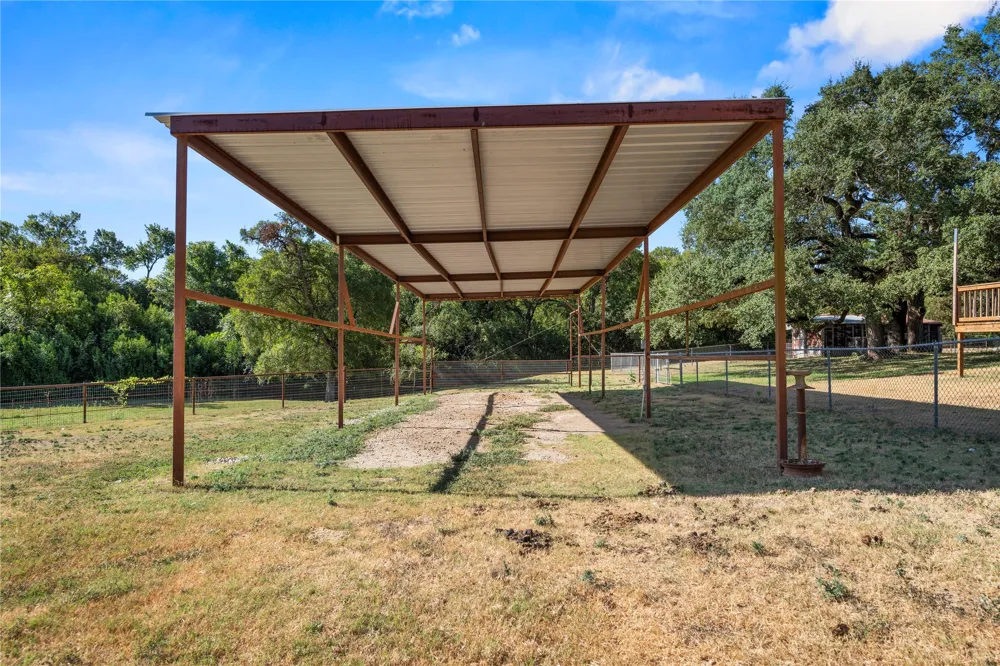 1305 S Old Temple Road Lorena, TX 76655