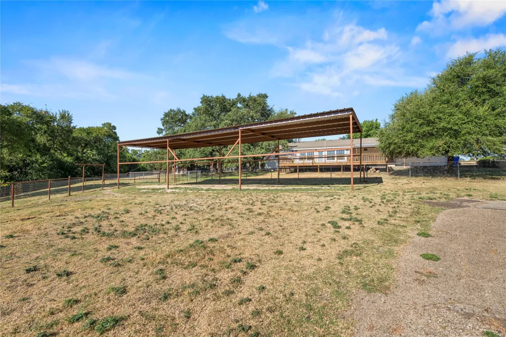 1305 S Old Temple Road Lorena, TX 76655