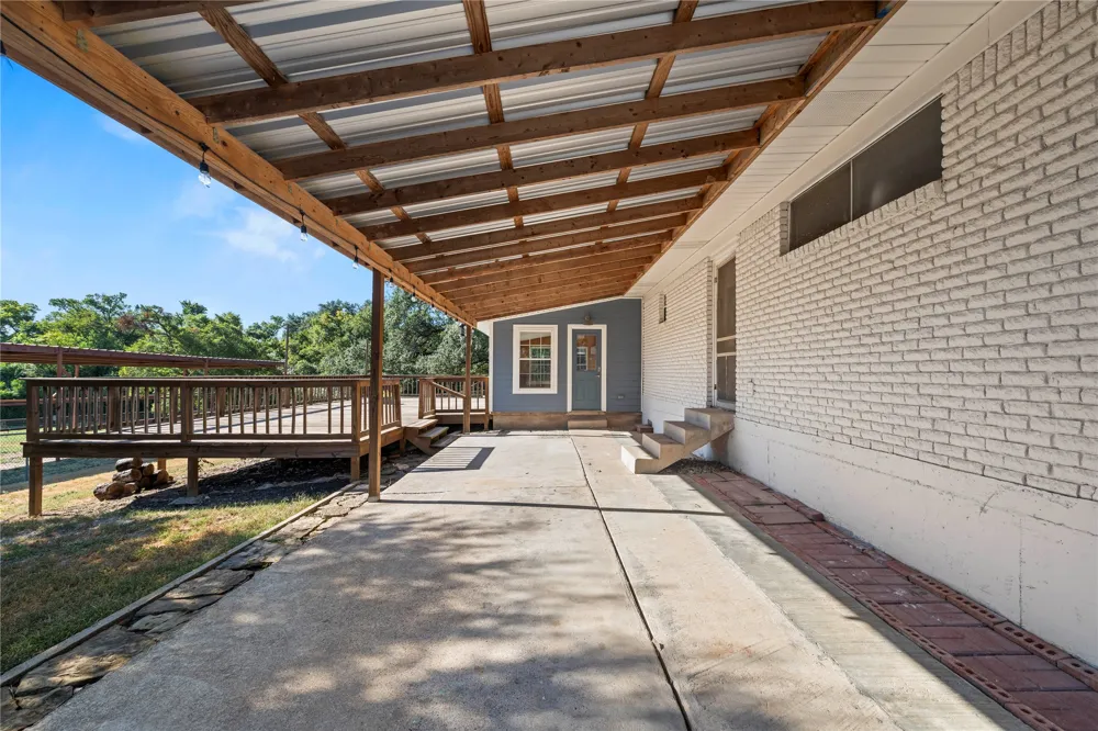 1305 S Old Temple Road Lorena, TX 76655