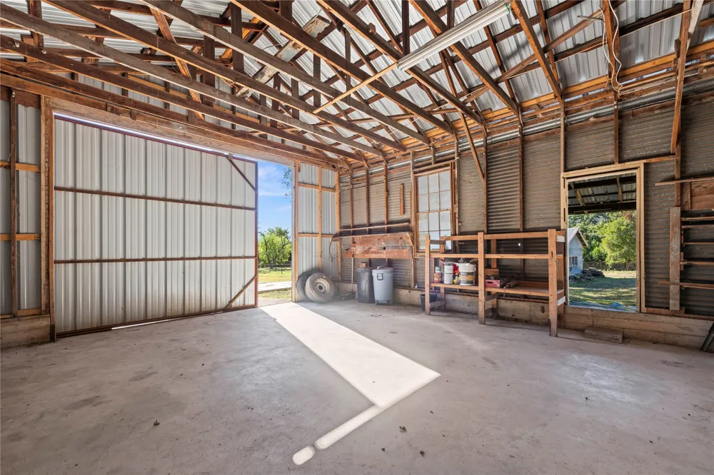 1305 S Old Temple Road Lorena, TX 76655
