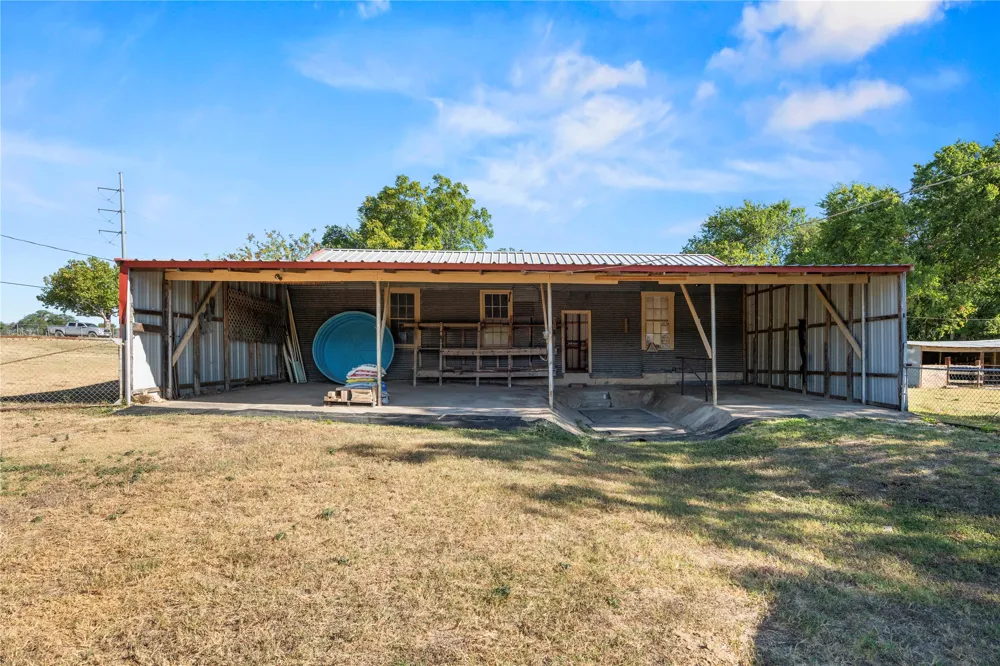 1305 S Old Temple Road Lorena, TX 76655