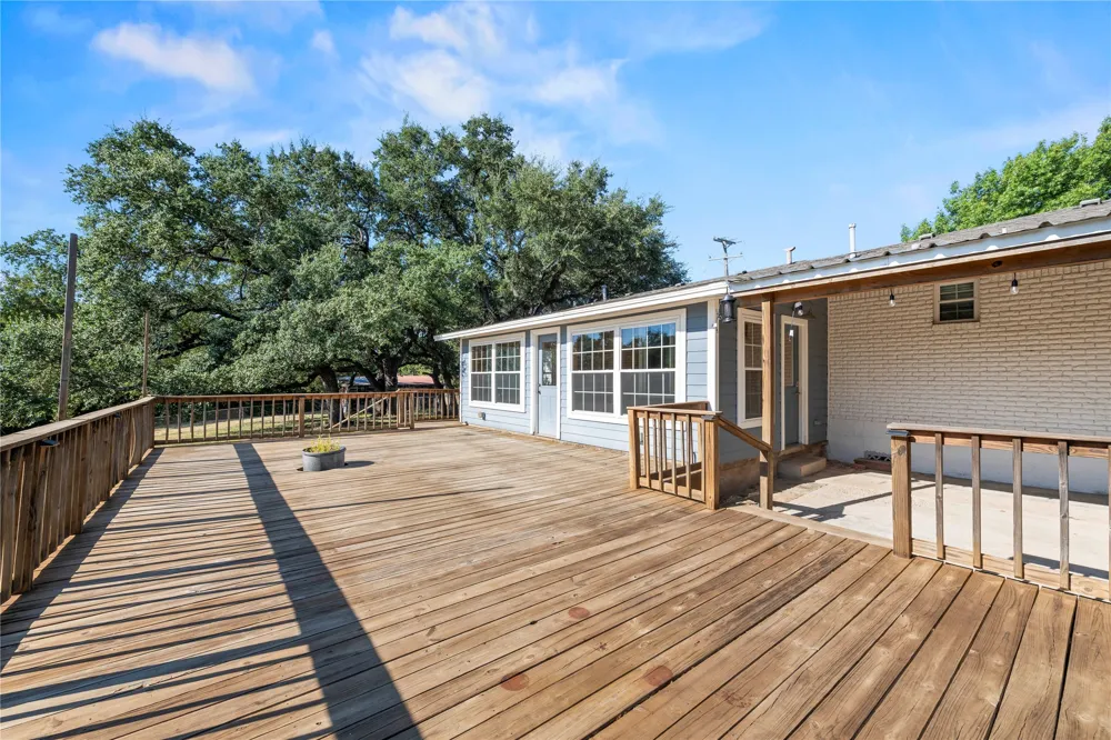 1305 S Old Temple Road Lorena, TX 76655