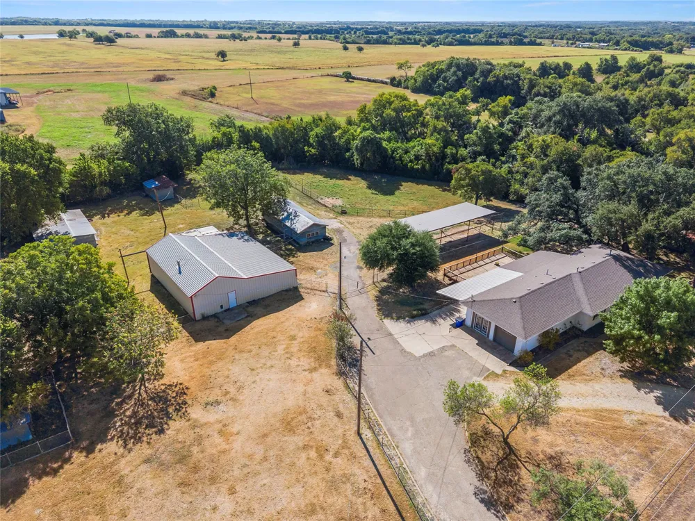 1305 S Old Temple Road Lorena, TX 76655