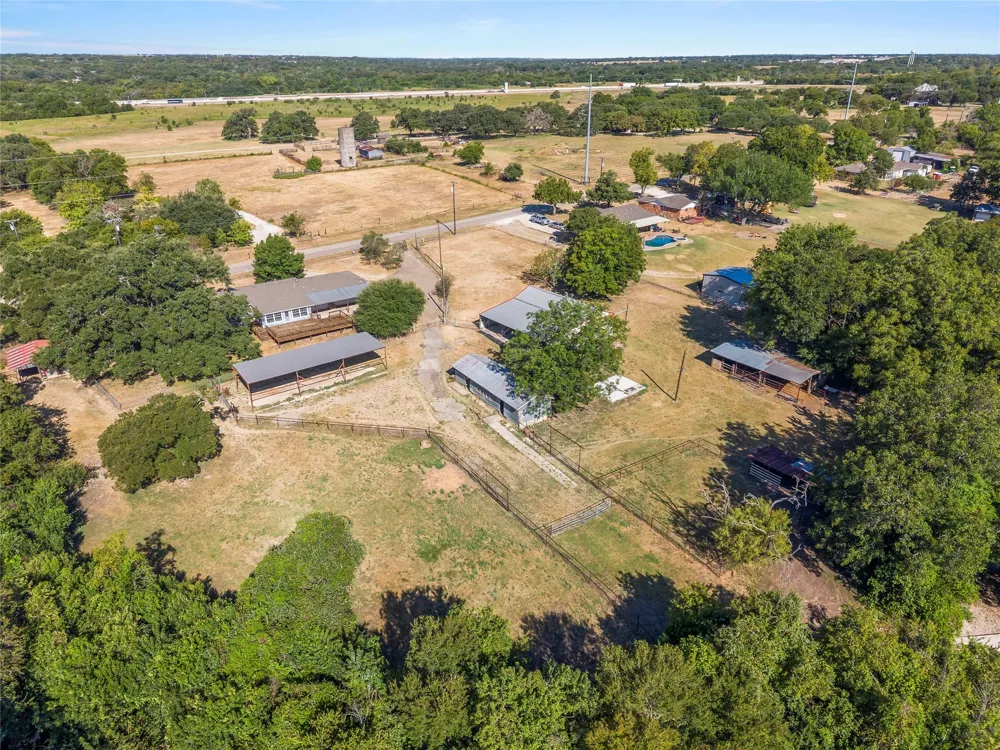 1305 S Old Temple Road Lorena, TX 76655