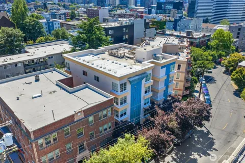 717 E Denny Way #3A