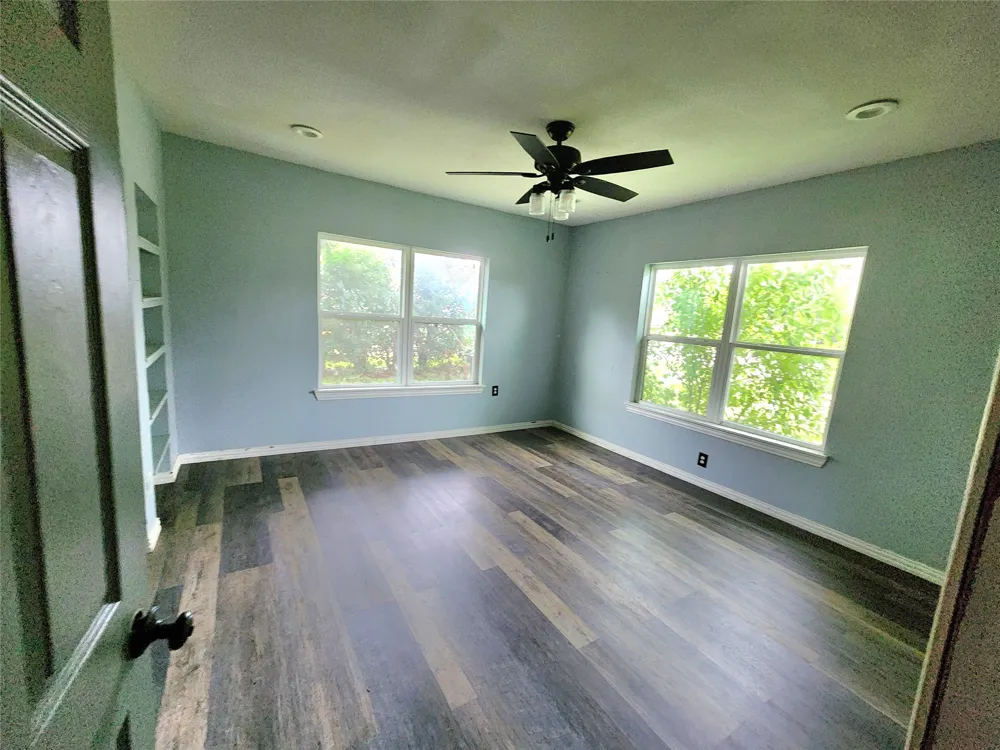 123 E Davis Street Luling, TX 78648