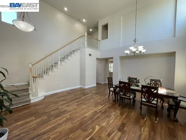 6056 Silveroak Cir Stockton, CA 95219