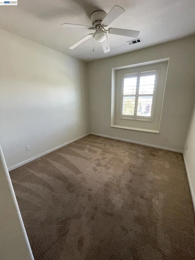 6056 Silveroak Cir Stockton, CA 95219