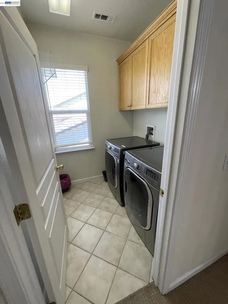 6056 Silveroak Cir Stockton, CA 95219