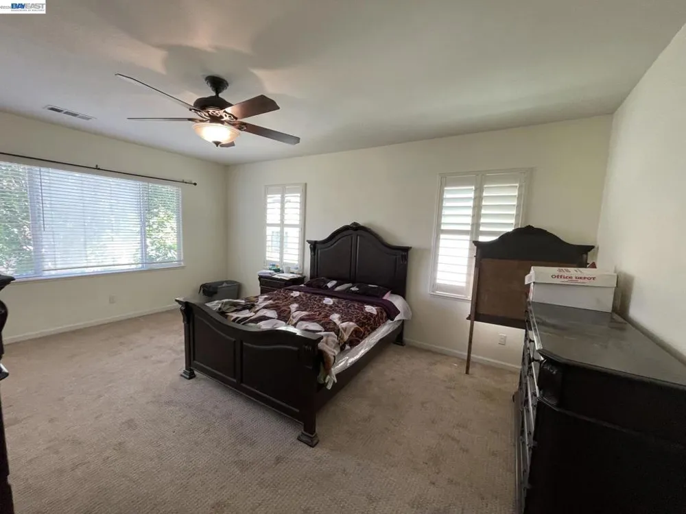 6056 Silveroak Cir Stockton, CA 95219
