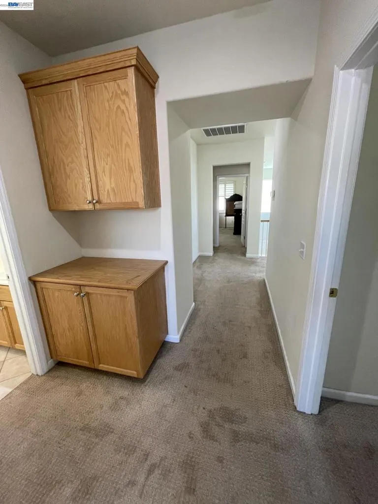6056 Silveroak Cir Stockton, CA 95219