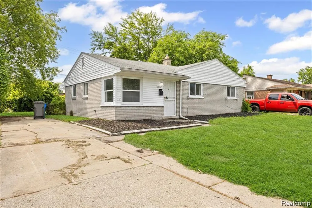 3930 Bayhan Inkster City, MI 48141