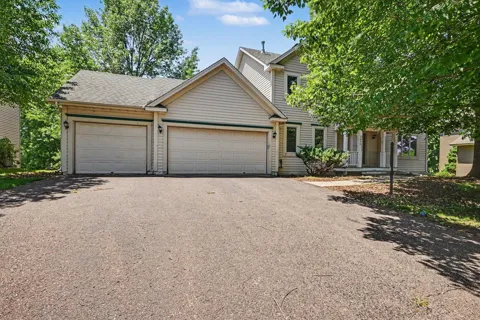 3850 Jamestown Curve