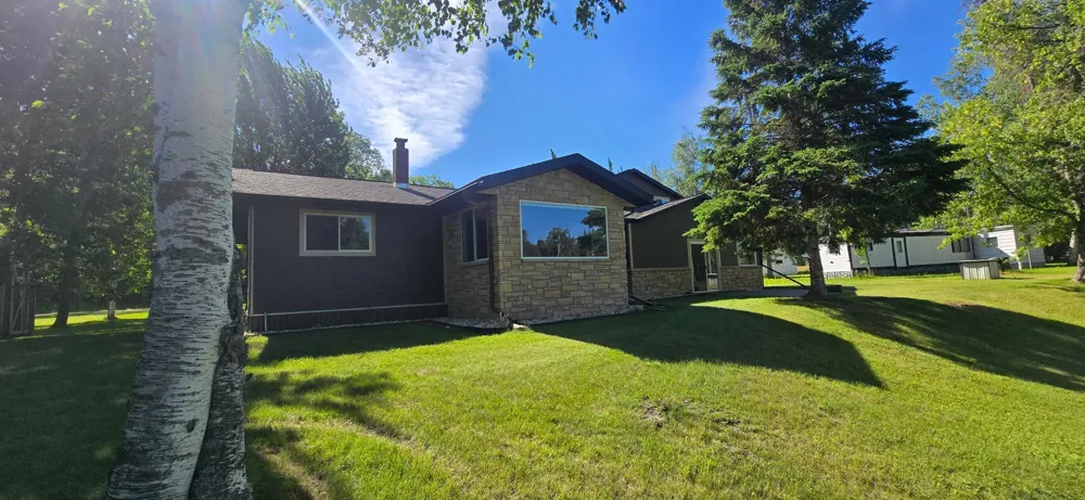 17251 East Pine Drive NW Angle Inlet, MN 56711