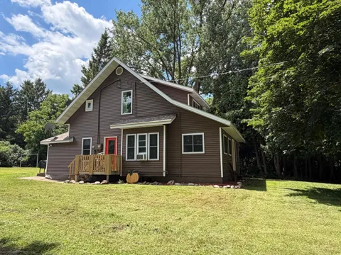 603 Oak Street W