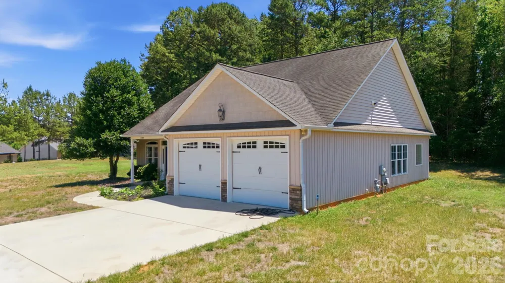 2100 Waterford Pointe Road Lexington, NC 27292