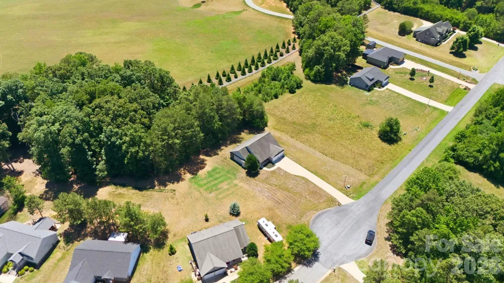2100 Waterford Pointe Road Lexington, NC 27292