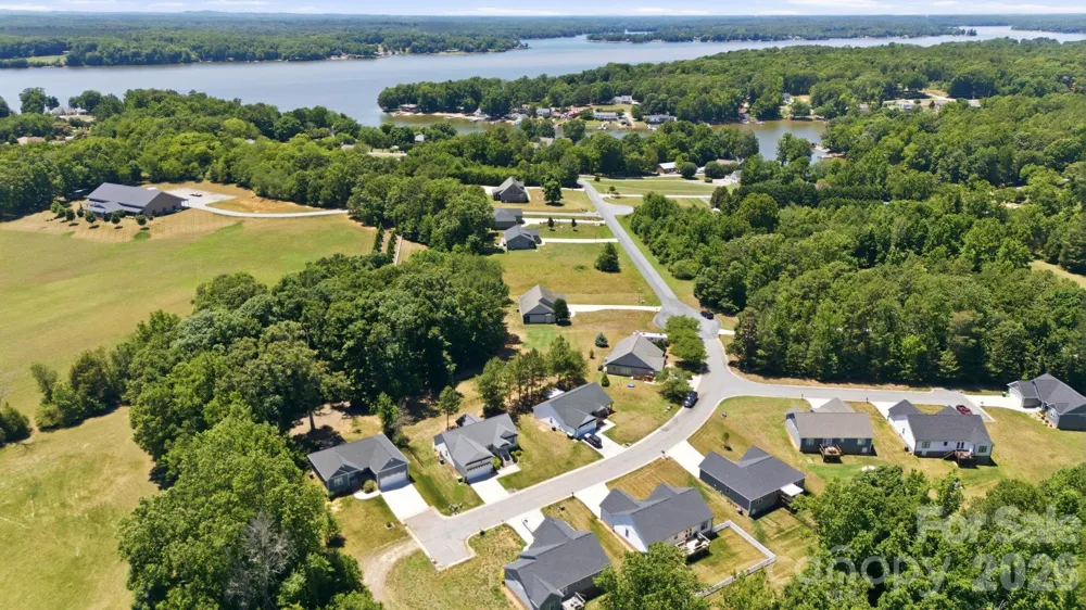 2100 Waterford Pointe Road Lexington, NC 27292