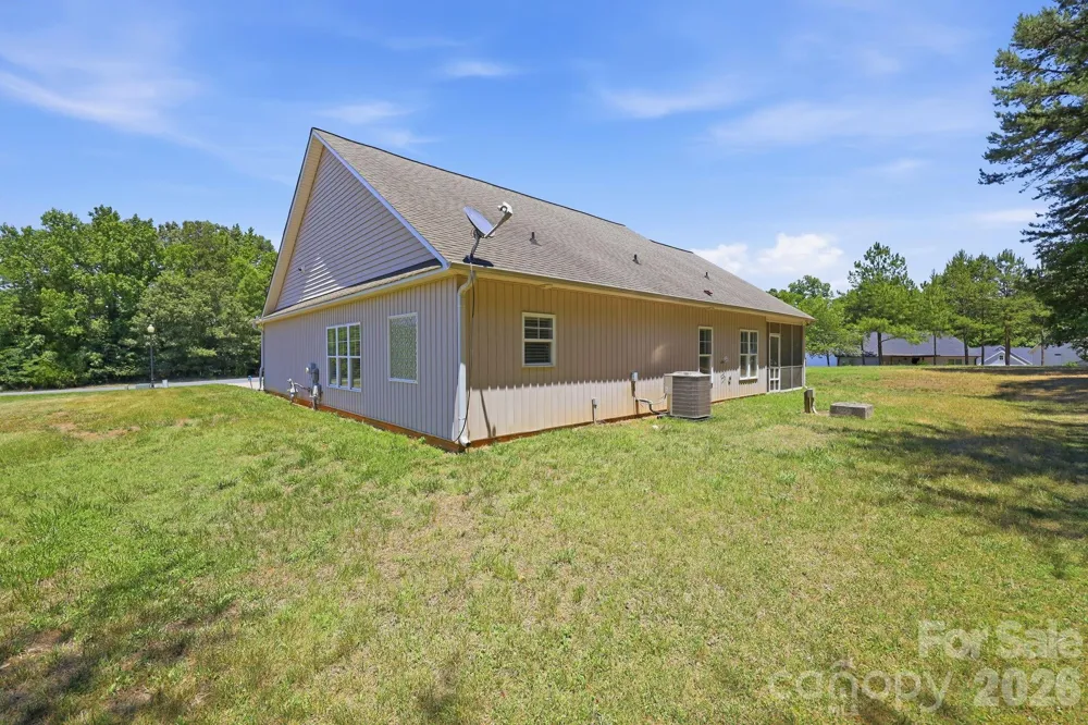2100 Waterford Pointe Road Lexington, NC 27292