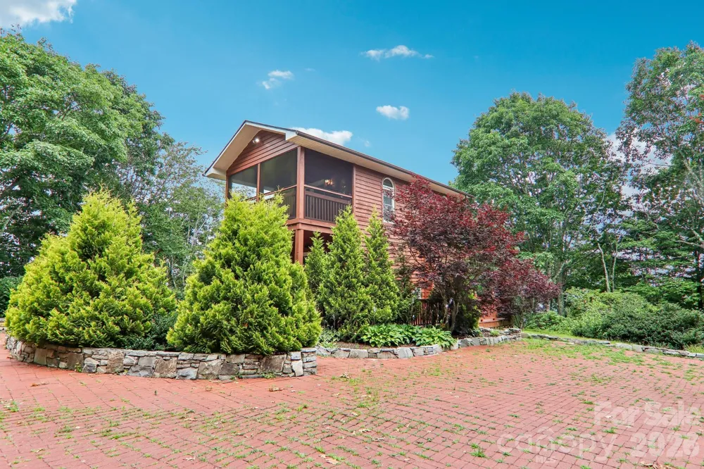 156 Simpson Lane Maggie Valley, NC 28751