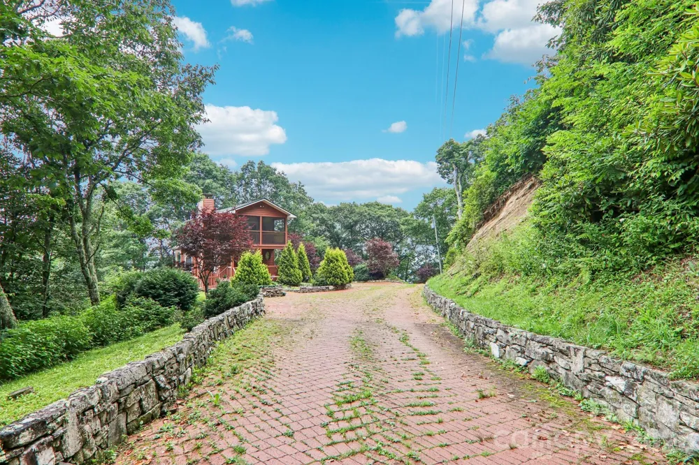 156 Simpson Lane Maggie Valley, NC 28751