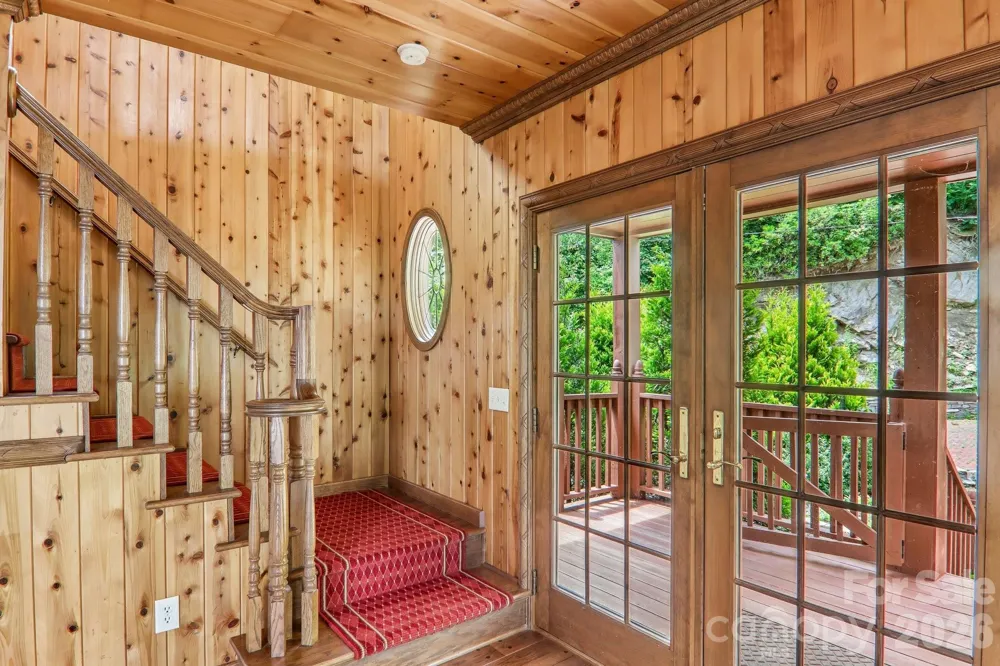 156 Simpson Lane Maggie Valley, NC 28751