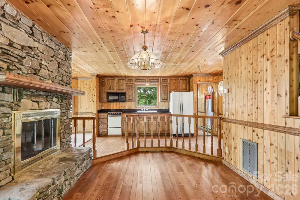 156 Simpson Lane Maggie Valley, NC 28751