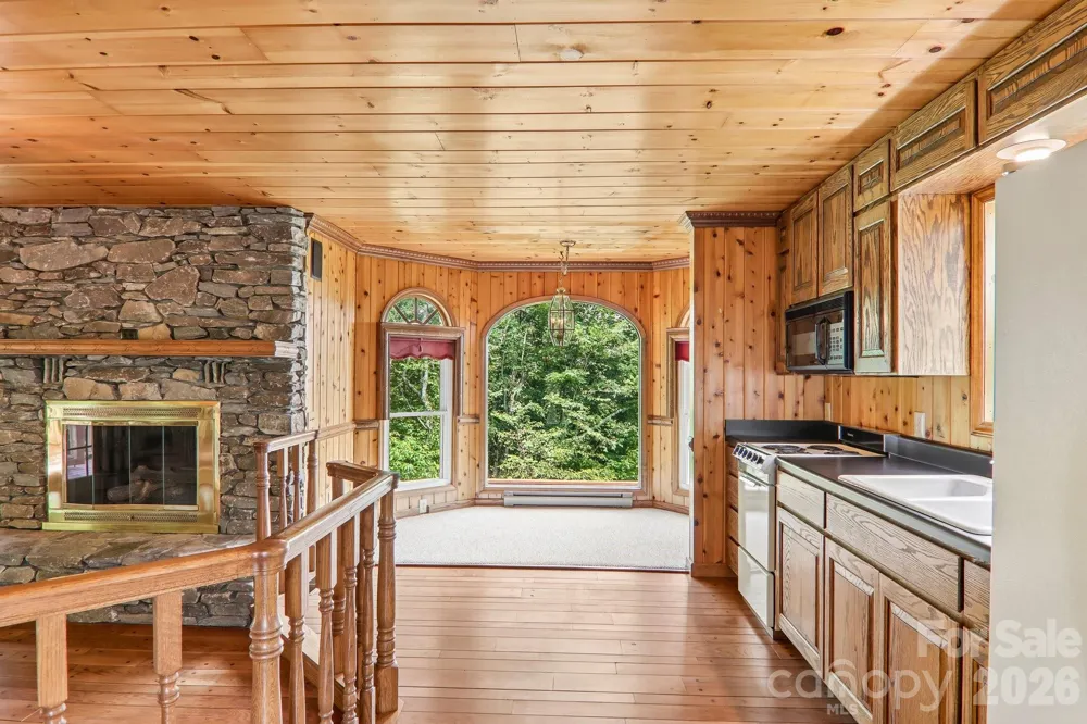 156 Simpson Lane Maggie Valley, NC 28751