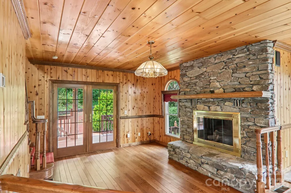 156 Simpson Lane Maggie Valley, NC 28751