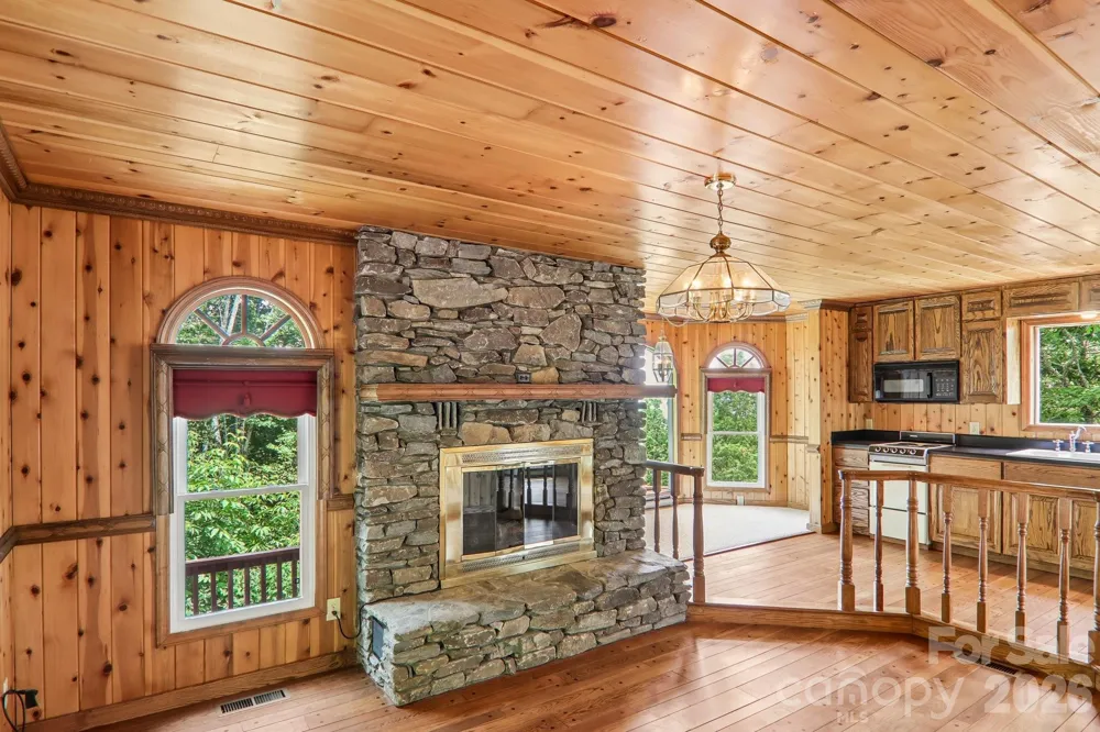 156 Simpson Lane Maggie Valley, NC 28751