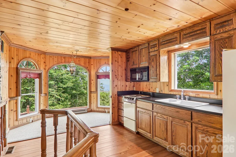 156 Simpson Lane Maggie Valley, NC 28751